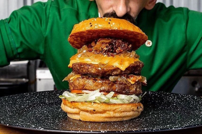 ¿Qué comer a medianoche? Platos callejeros para cuando la ciudad no duerme