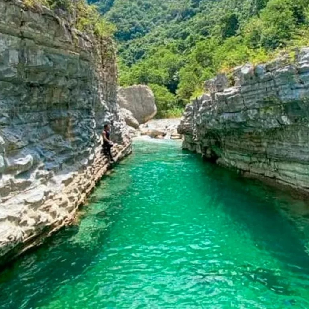 Descubre Muchas Aguas Aventura Acuática Guiada en San Cristóbal