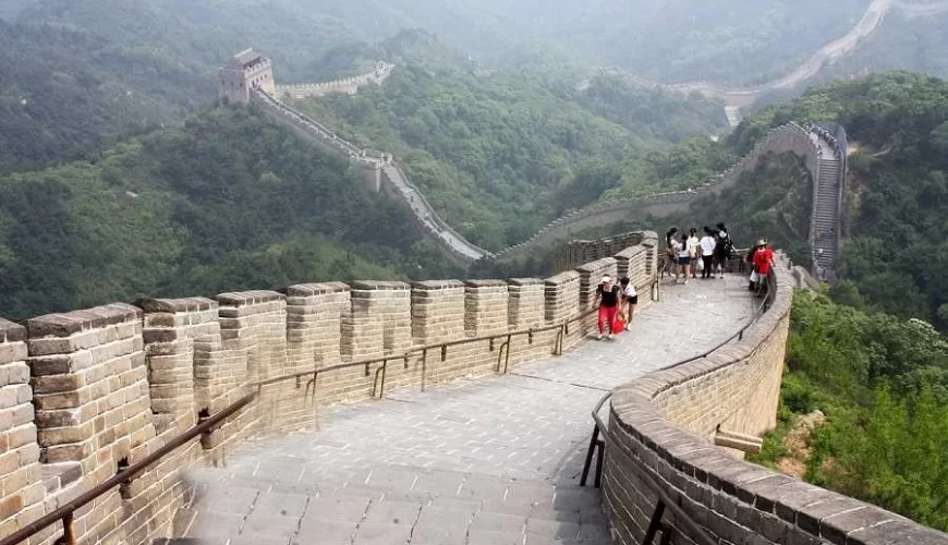 La recuperación turística global de 2025: destinos turísticos claves registran ingresos hito mientras China lidera la nueva era de viajeros globales
